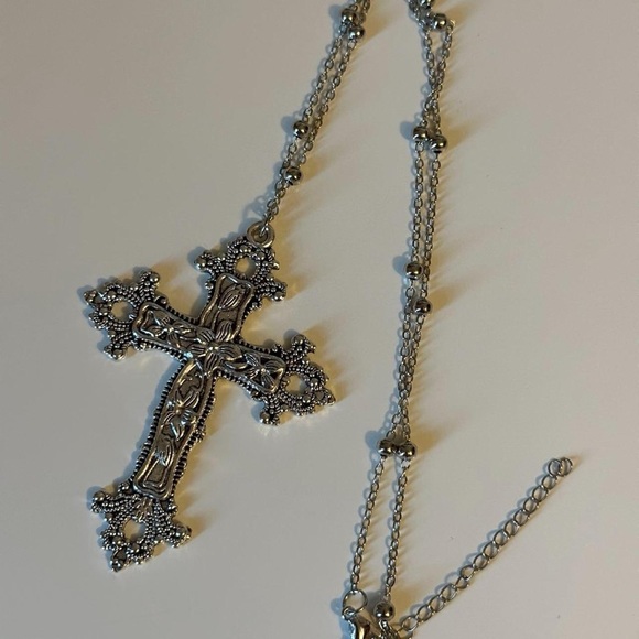 Gothic Cross Charm Necklace Floral Design Big Punk Goth Silver Tone - Picture 7 of 12